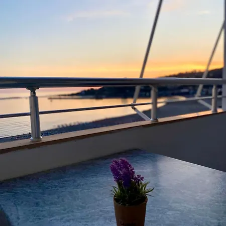 Saint Gin * Shëngjin