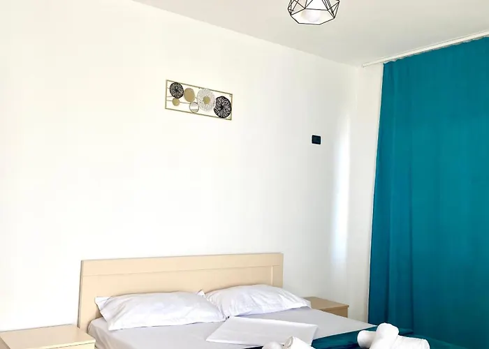 Saint Gin アパート Shëngjin